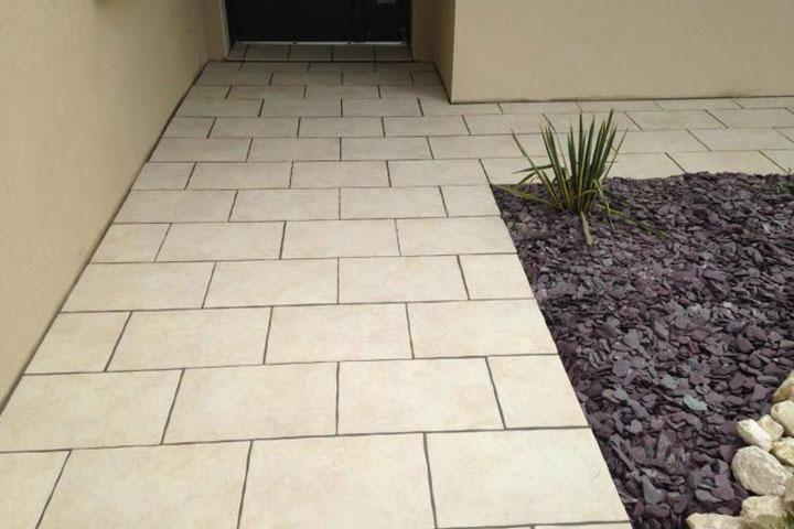 Pose de pierres Roussillon