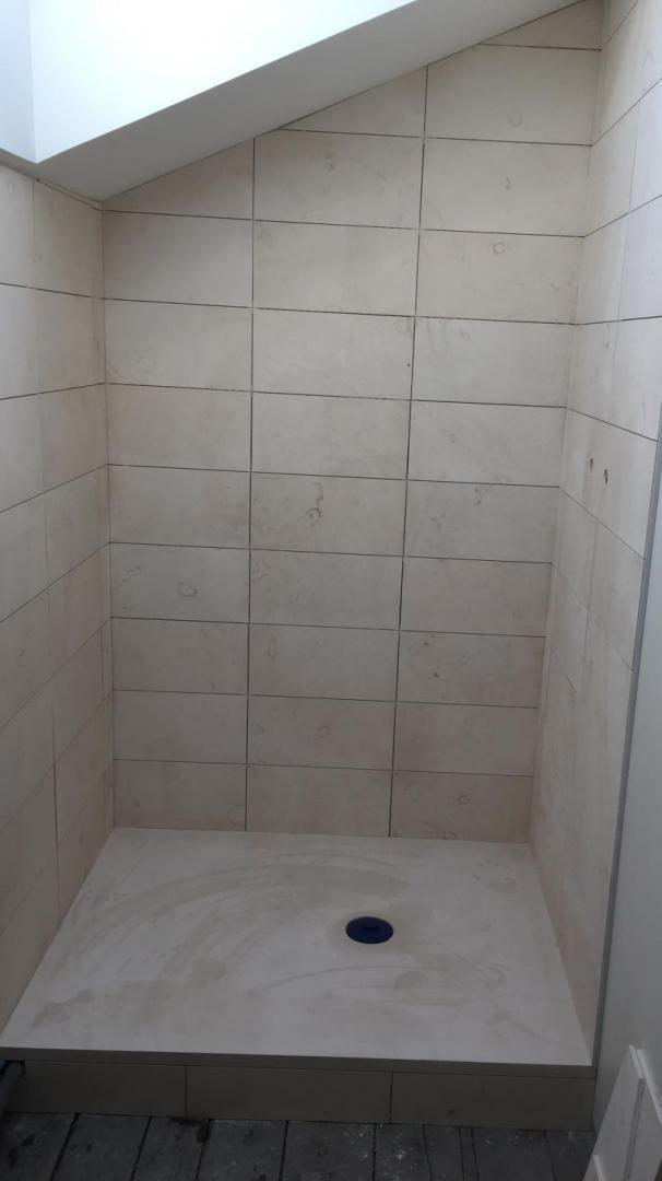 Douche en pierre Roussillon